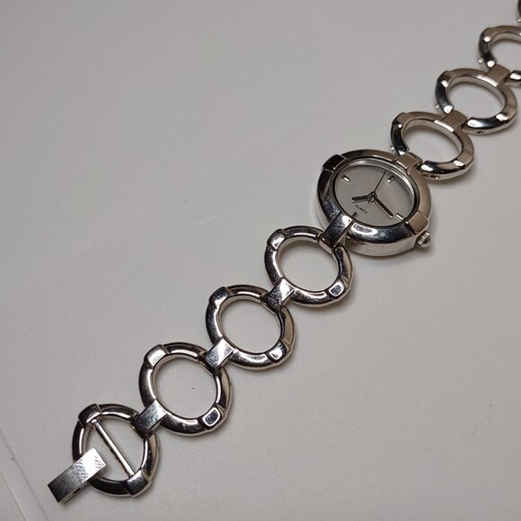 Silver Tone Metal Watch With Oval Link Band - Picture 5 of 14